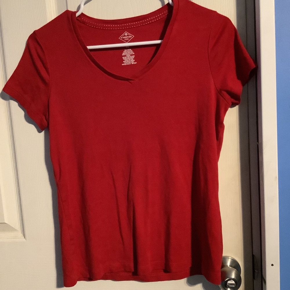 Women’s St. John’s Bay Red V-neck T-Shirt Size PS